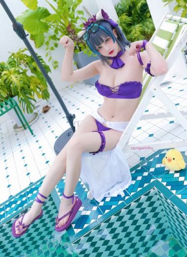 善良的美女秘书